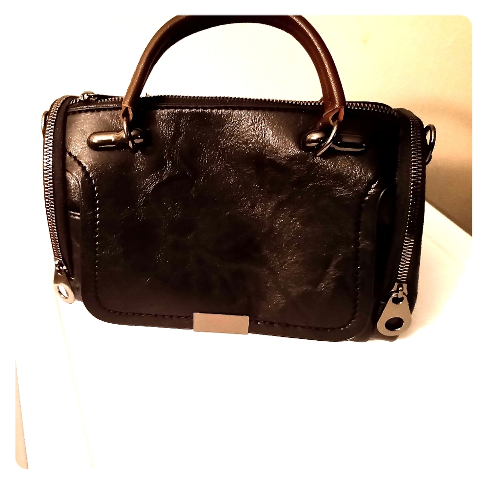 Woman's doctor bag style purse